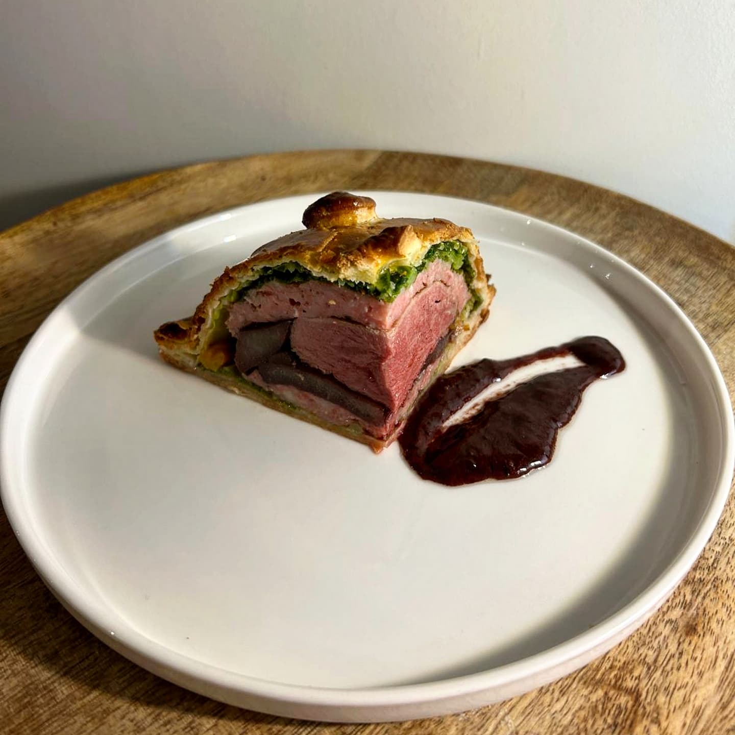 Pithiviers version 2 😁
#foodstagram #foodchef #foodblogger
#cuisine #foodartist #foodstylists #food
#bistronomie #pithiviers #foodpictures
#chefathome #foodphotography #arts