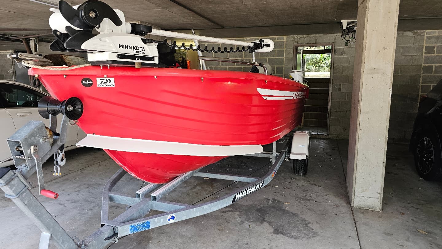 🚀 Red Rocket - A @polycraftboats 480 Brumby spray chines installation on the #goldcoast.Colours are poppin' ✨️
.
.
.
.
#polycraft #welder #fishing #fishinglife #marine #boating #boatlife