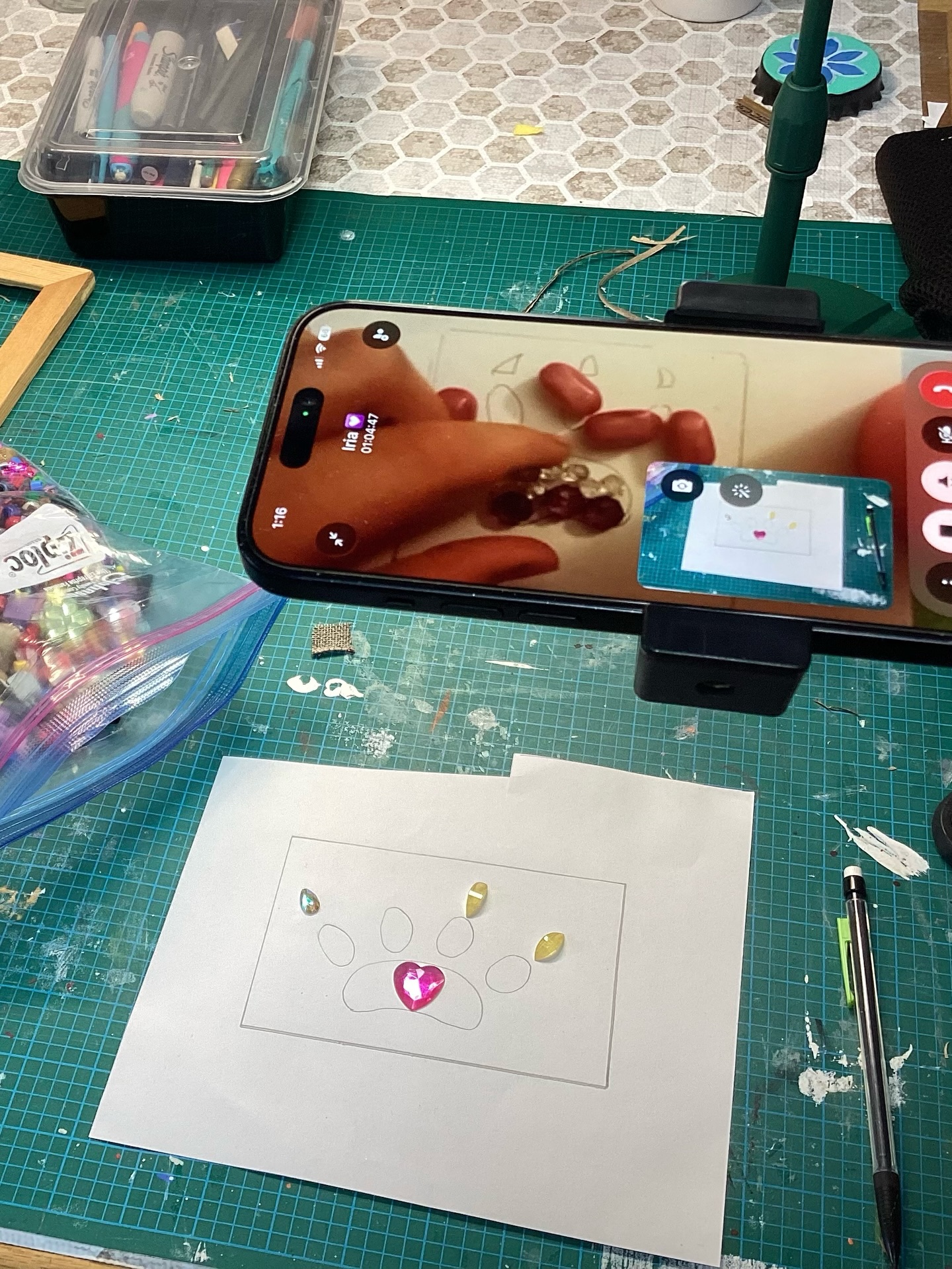 Two paw prints. Two cities. One heart.
Today my niece and I created together. She in Prague, me in Vancouver. A paw print with a heart at the center, built gem by gem across a screen.
It wasn’t about the result. It was about being present. Playing. Creating something together even when we’re far apart.
This is what 5 minutes of creativity can do. It closes distances. It makes you laugh. It brings you back to yourself and to the people you love.
My 30-day creativity challenge starts April 1st. Just 5 minutes a day. No experience needed. No pressure. Just you, showing up.
Because creativity isn’t only for artists. It’s for aunts and nieces separated by oceans. It’s for anyone who needs a moment that is fully, beautifully theirs.
Are you joining us? 🎨🐾
🔗 Link in bio to register and first msg. It’s free.