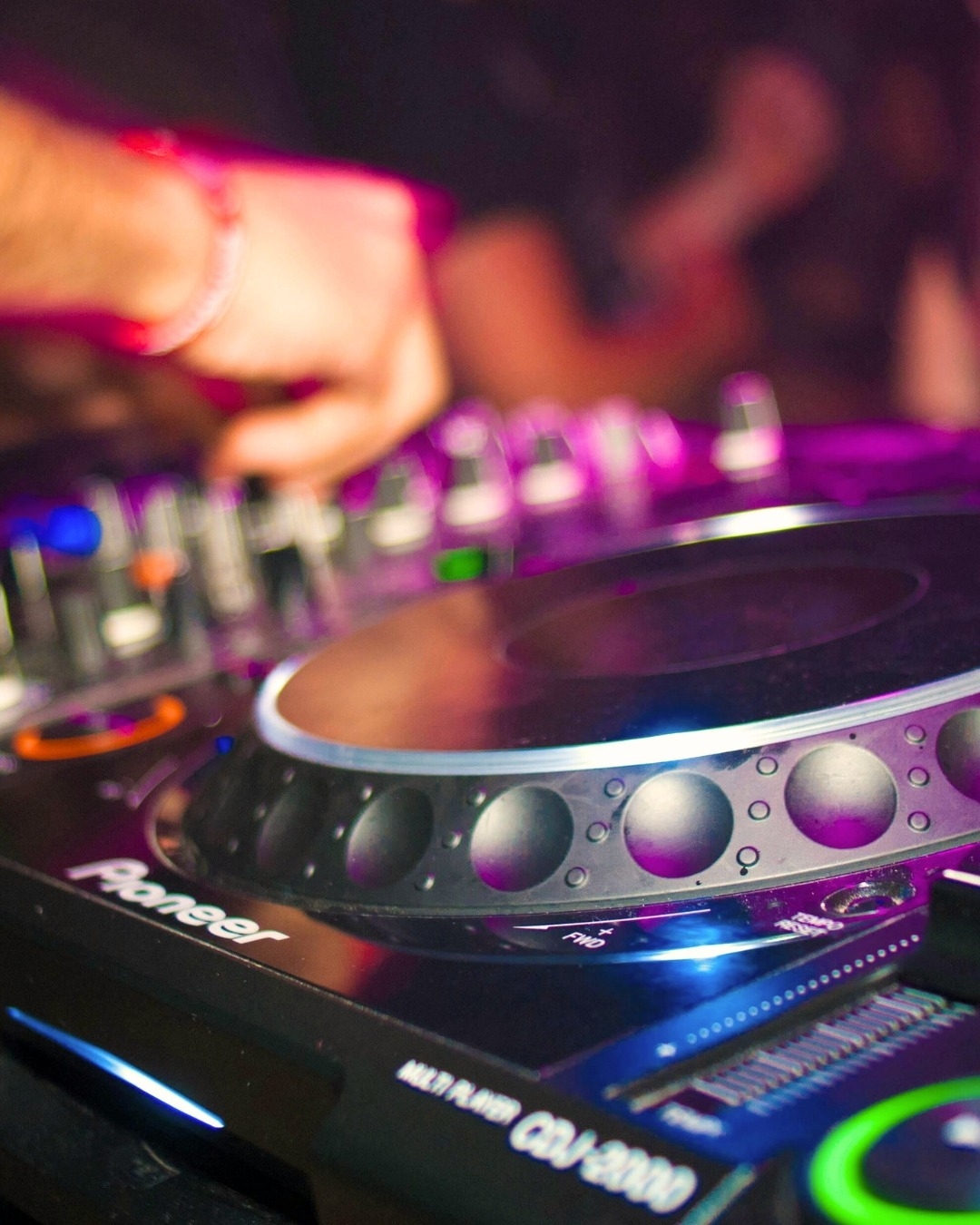 Ab März drehen sich wieder die Decks und wir im Strandsalon wieder auf! 🪩🎶 Mehr Partys, mehr Beats, mehr Nächte, die schneller vorbei sind, als geplant. 💃✨
Alle Termine findet ihr wie immer auf unserer Website. Habt ihr schon eine Party im Blick? 👀
#strandsalon #lübeck #partys