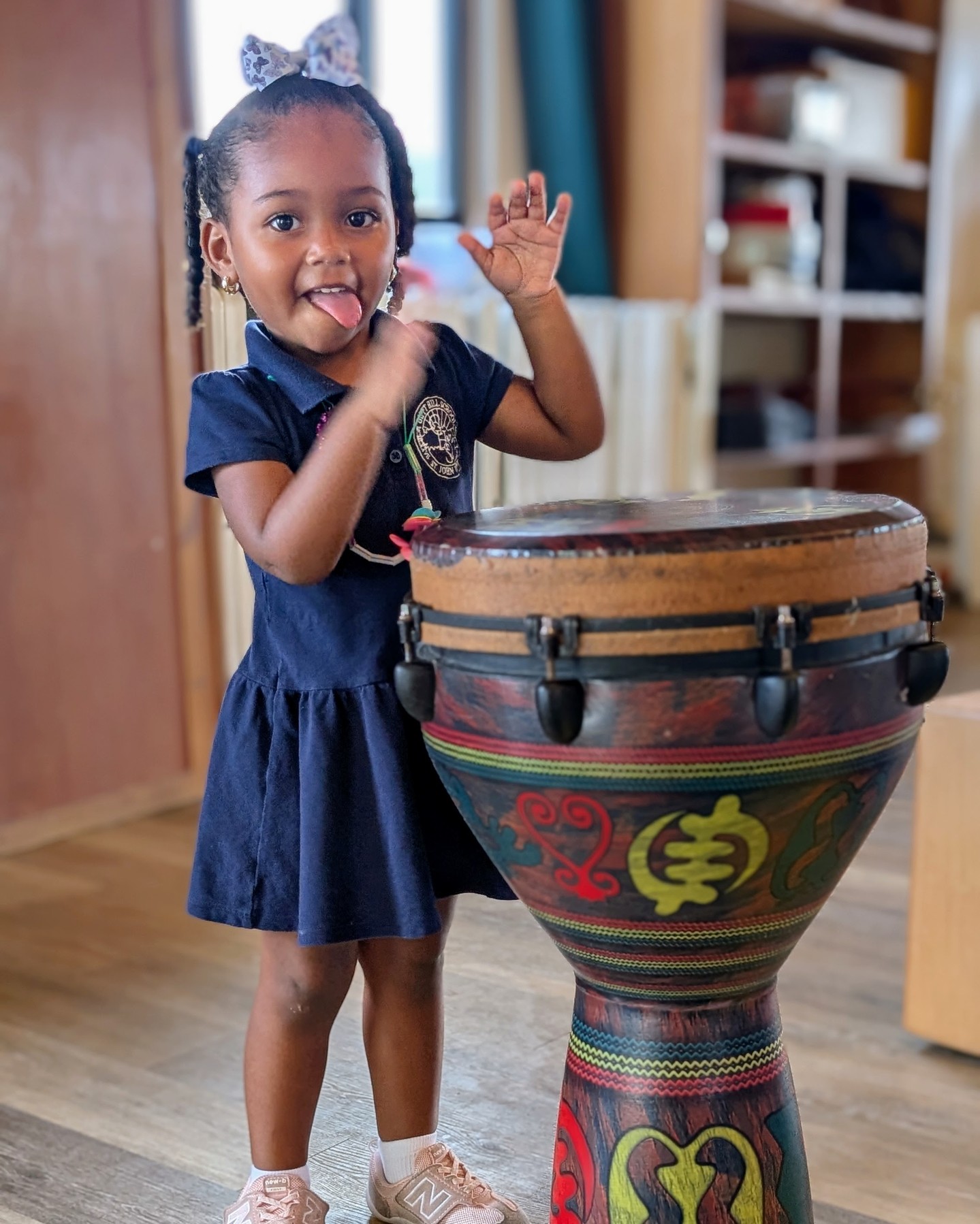 Our toddlers made sweet music with trumpets, recorders, conga drums, ukuleles, and more during their time with Ms. Bibi this week. This curiosity-driven exploration helped our youngest learners develop fine motor skills and build listening and sensory awareness. Plus, they had great fun discovering each instrument!
#earlychildhoodeducation #musicforkids #musicexploration