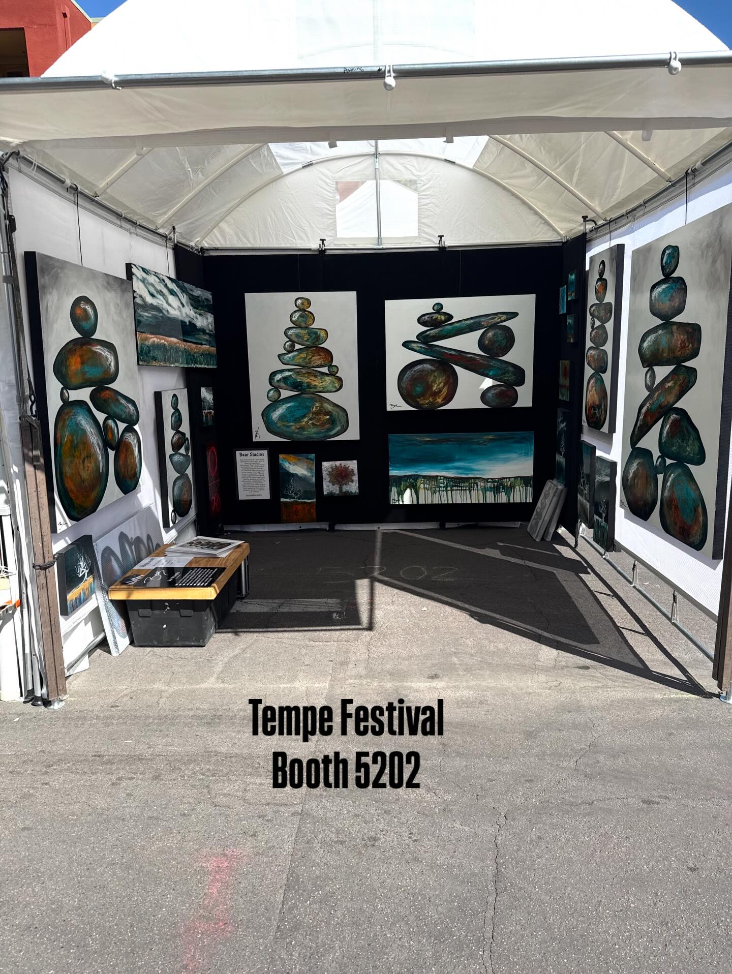 I’m back in AZ for last show here until November.
@tempeartfest
Come see me Friday - Sunday
.
.
.
#bearsnewwork #cairn #colors #mesaarizona #buyartfromartists