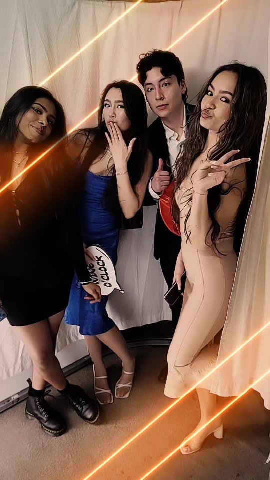 The Masquerade Spring Ball for @medsocleeds over at the amazing @the_met_hotel_leeds @the_met_hotel.
Capturing Your Story with personalised design artwork, logo event title and prints. Digital pictures too.
Www.StoryboxPhotobooths.co.uk
#photooftheday #photobooth #selfiemirror #masquerade #springball