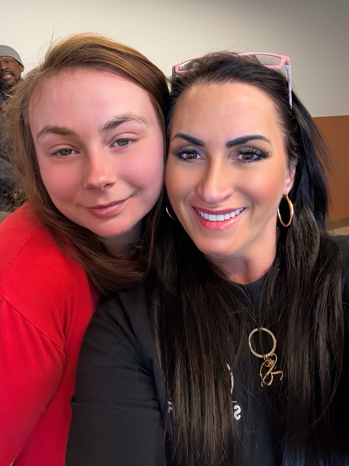 Some of the beautiful souls I had the honor of serving today through the Semper Fi Mission “Prayer Cuts.”
Caring for our veterans and those who may be going through difficult times is always a humbling experience. Some familiar faces… and some new ones.
It meant so much to see those who remembered me — and even more special that I remembered them too. Sometimes the smallest thing, like remembering someone’s face or name, reminds them they matter.
Moments like these truly make a difference. ❤️🇺🇸
#veterans #prayercuts #sempifi #godsarmy #comunity