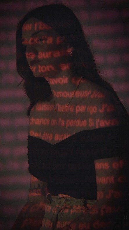 Ton corps 🌼
C'est l'une de mes chansons préférées de l'EP ! Ça fait partie de ces histoires de mon passé qui trouvent encore un écho dans mon présent ou dans les expériences des autres.
Je vous ai préparé une vidéo pour vous expliquer un peu comment on a fait ce son que j'aime tant 🤗 Je vous la publie dans la semaine 🤍
Merci à la team :
Composition : @juneu_ et @chillroomusic
Visualizer : @lemojohann
👋🏻 @clem.mgmt et @bakarofficiel