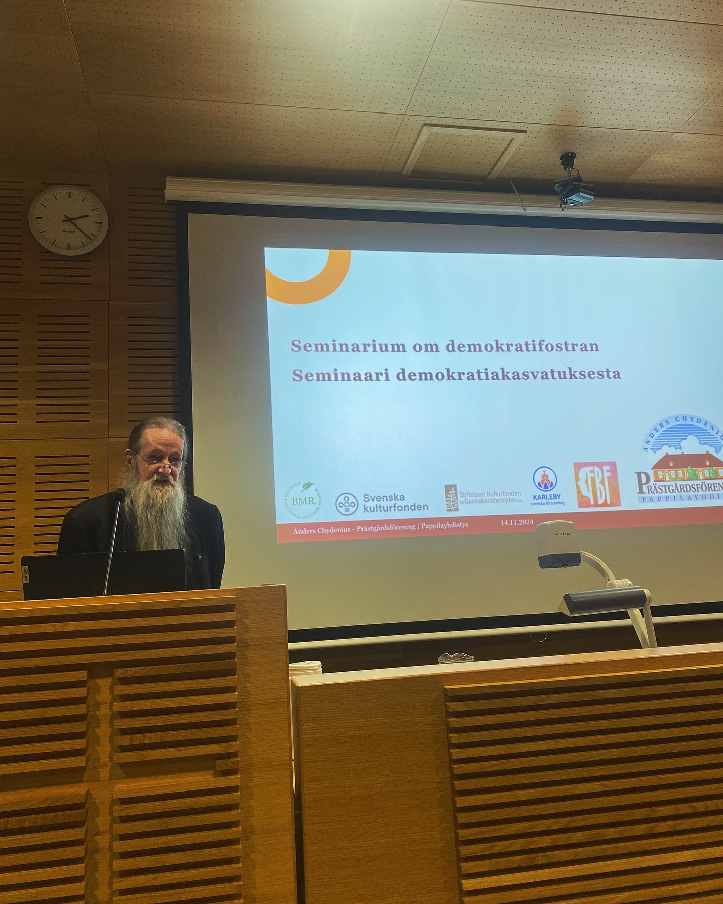 Last weekend we organized a seminar about democracy education, what it means, why it is important, and different methods one can use to promote democracy.
Thank you to all our keynote speakers, to our audience and sponsors ✨