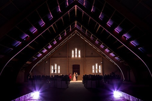 Bjärka-Säby har en höskulle utöver det vanliga, byggd 1875. Vi kallar den ”Katedralen”. En pampig och unik lokal som har utrymme för alla möjliga events! 💫
#bröllop #festlokal #linköping