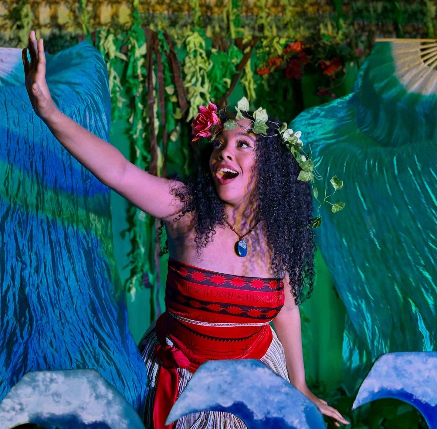 “Ela ouviu o chamado do mar… 🌊✨
E agora está pronta para encantar plateias por onde passa.
Nossa Moana chegou — mais viva, mais linda e cheia de propósito. 💙🌺
📅 Agenda aberta para eventos, shoppings e temporadas.
Chama no direct e vem viver essa experiência com a gente.”
Fotos @tittogoncalves
#teatroinfantil
#espetaculoinfantil
#moanabrasil
#moanateatro
#teatroinfantilsp