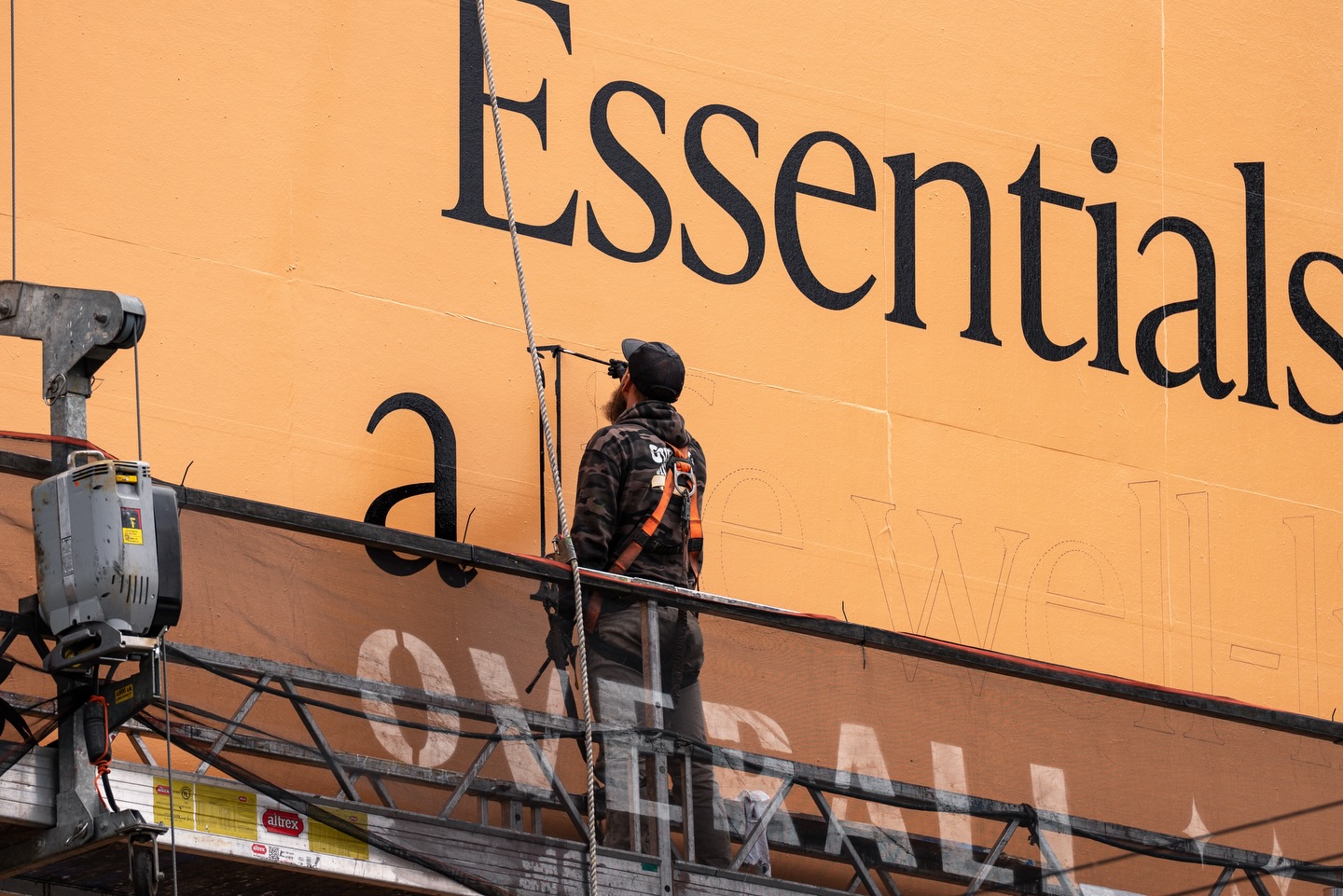 @onequince, from our Chi-town walls to your shopping cart 🛒 🛍️ 👕
🏷️
.
.
.
.
#overallmurals #trusttheprocess #killthepixel #handpaint #coasttocoast