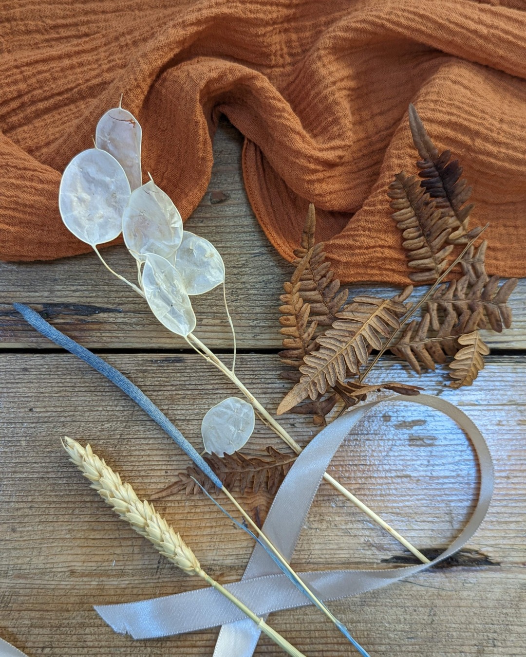 New to weddings? We're not.
With many years of experience in creating beautiful weddings, we have created various low-cost digital products to purchase that will help you on your wedding planning journey.
We have a venue checklist that makes sure you ask the questions that many of our previous couples didn't. Not being armed with the right knowledge can lead to costly, disruptive, or just downright upsetting incidents that could have been avoided.
We have a colour palette guide to help you with choosing one of the most important visual aspects of your day. Not sure on what accent to add to your palette, this is the guide for you.
A Boho Edition of our Insiders Guide - How To Style Your Wedding which takes you through the elements needed to create this relaxed, creative, warm vibe for your day.
Alongside various other items to help with organisation.
We have a free downloadable PDF The 5 Steps for Stress-Free Wedding Planning. The link to all of these can be found in the bio or on our website.
Also you can find our free resources within the SHOP on the website, to give you a boost with your planning.
#weddingtips #weddingplanning #weddinginspiration