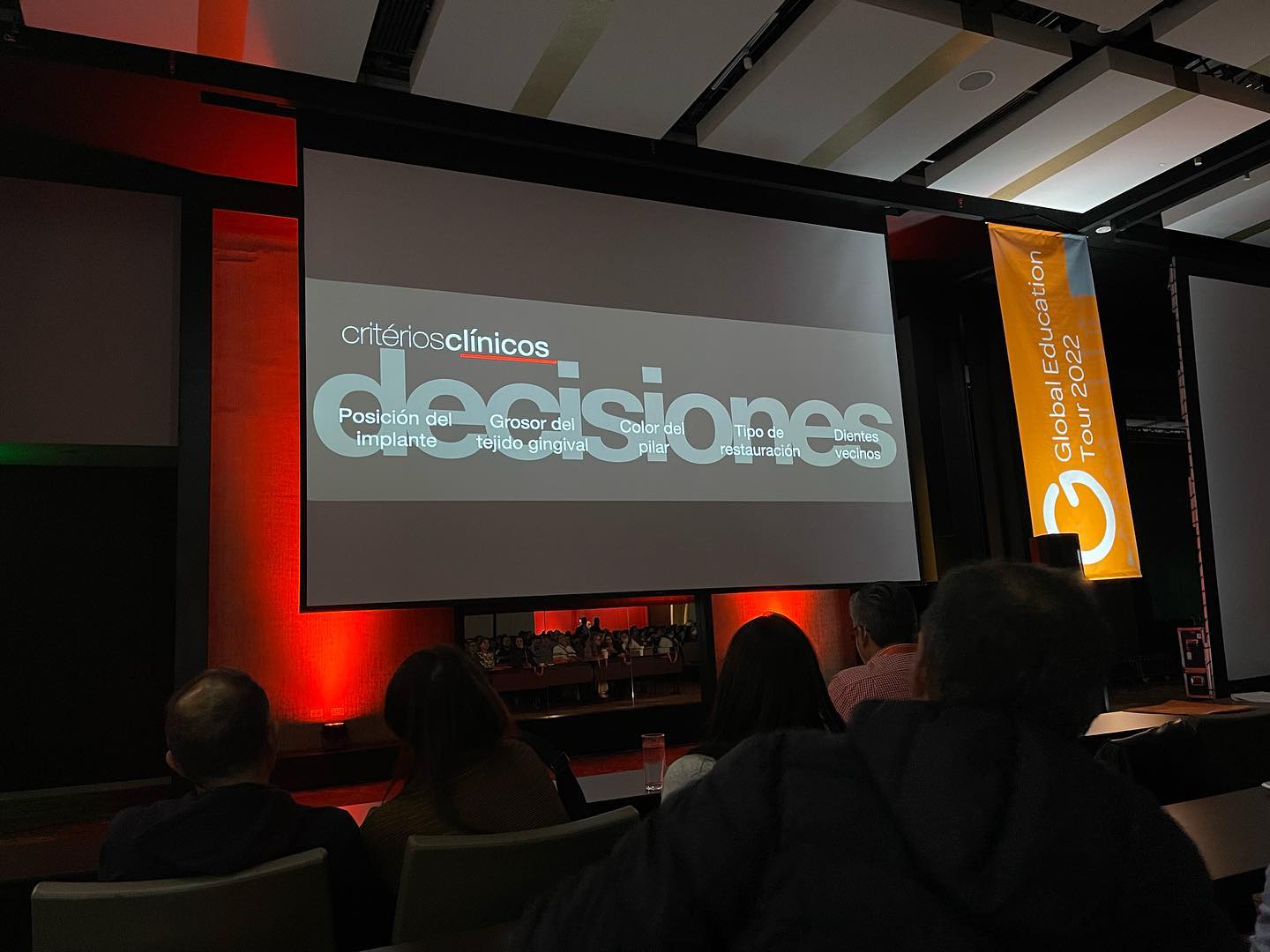 Gran evento… Es muy interesante ver cuan grande la investigación y la academia al rededor del área odontologica