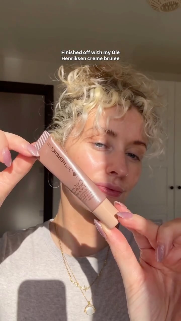 Enjoying a me day today - the bf is away & it’s one of my last Saturdays I’m free before the weddings begin so I just want to CHILL. started the day with this skincare routine then popped out to get myself an iced caramel oat latte (my fave). Doing a bit of work now, as I have some emails and enquiries I need to reply to, then off for a walk and spending the afternoon in a Pokemon Pokopia hole on my new Switch 2 (yes I did buy it mainly so I could play this game and yes it was worth it coz now I’m addicted xox)
Have a lush weekend my loves x
@Beauty Pie PR
@SKIN ROCKS PR
@ByTerryOfficial PR
@VIEVE PR
@Bioeffectofficial 💚 PR
haruharu wonder PR
@Olehenriksen
#skinttok #glowyskin #skincaretips
Ole henriksen crem brûlée glimmer
Beauty pie triple hyaluronic
HaruHaru wonder barrier essence
How to get glowy skin