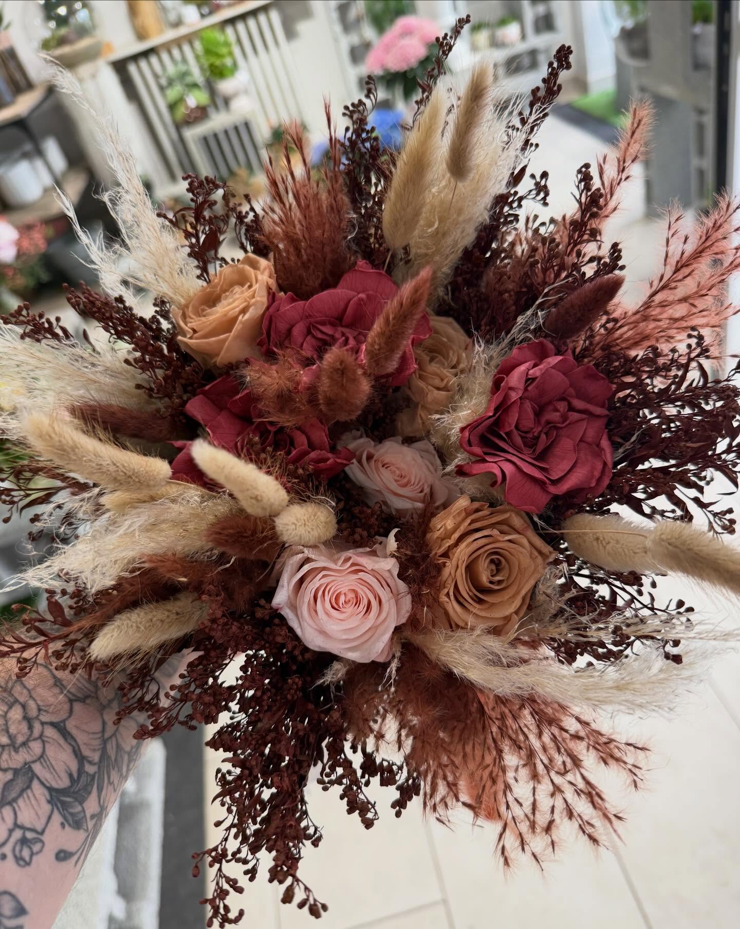 Bouquet de mariée en stabilisée pour ma petite @victoria.ooms 🇧🇪💍 fier d’avoir pu réaliser ton bouquet pour ce jour extraordinaire