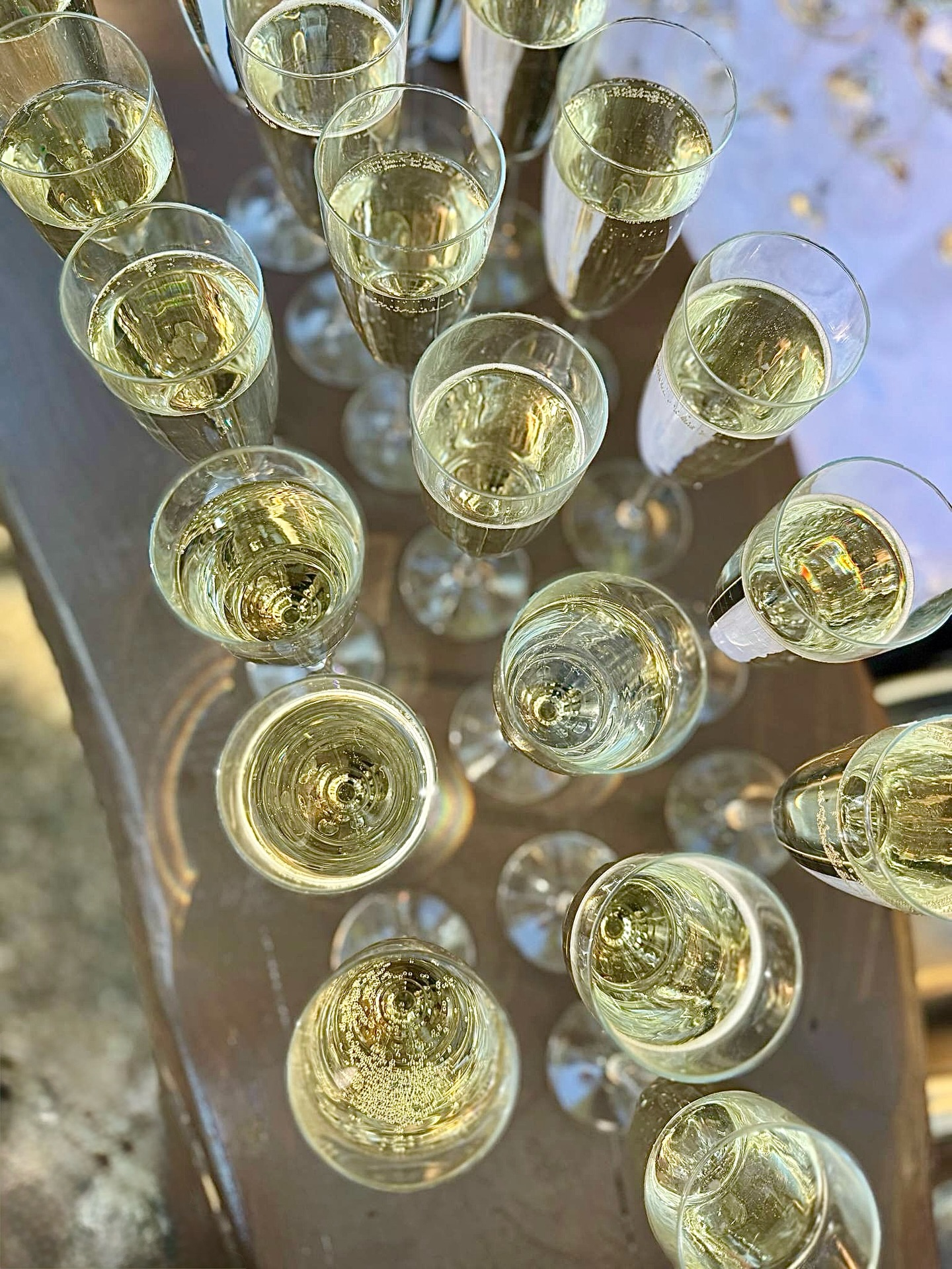 #aaamobilebartending #champagnetoast #weddingbartenders #bartenders #champagne 🥂🥂🥂🥂🍾