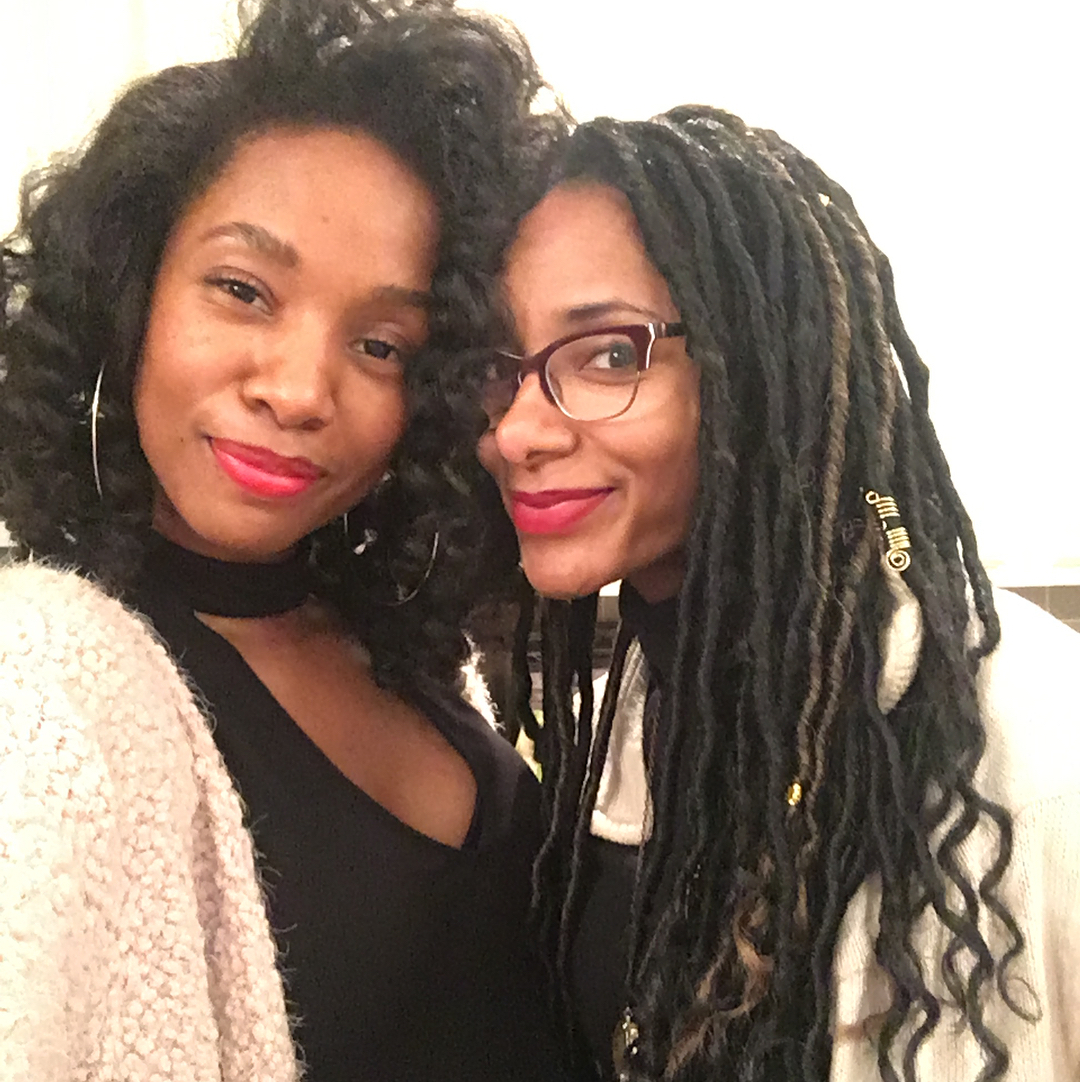 Spent NYE having dinner one of my besties at the home of another bestie. Put these kids to bed early. 💃🏽🙌🏾 In bed at 10:30. Whooooop! .
New year. ——>
New dreams.
New focus.
New day.
New hope.
New outlook.
New *faux* locs.
I’m so ready for this year! I can hardly contain myself.