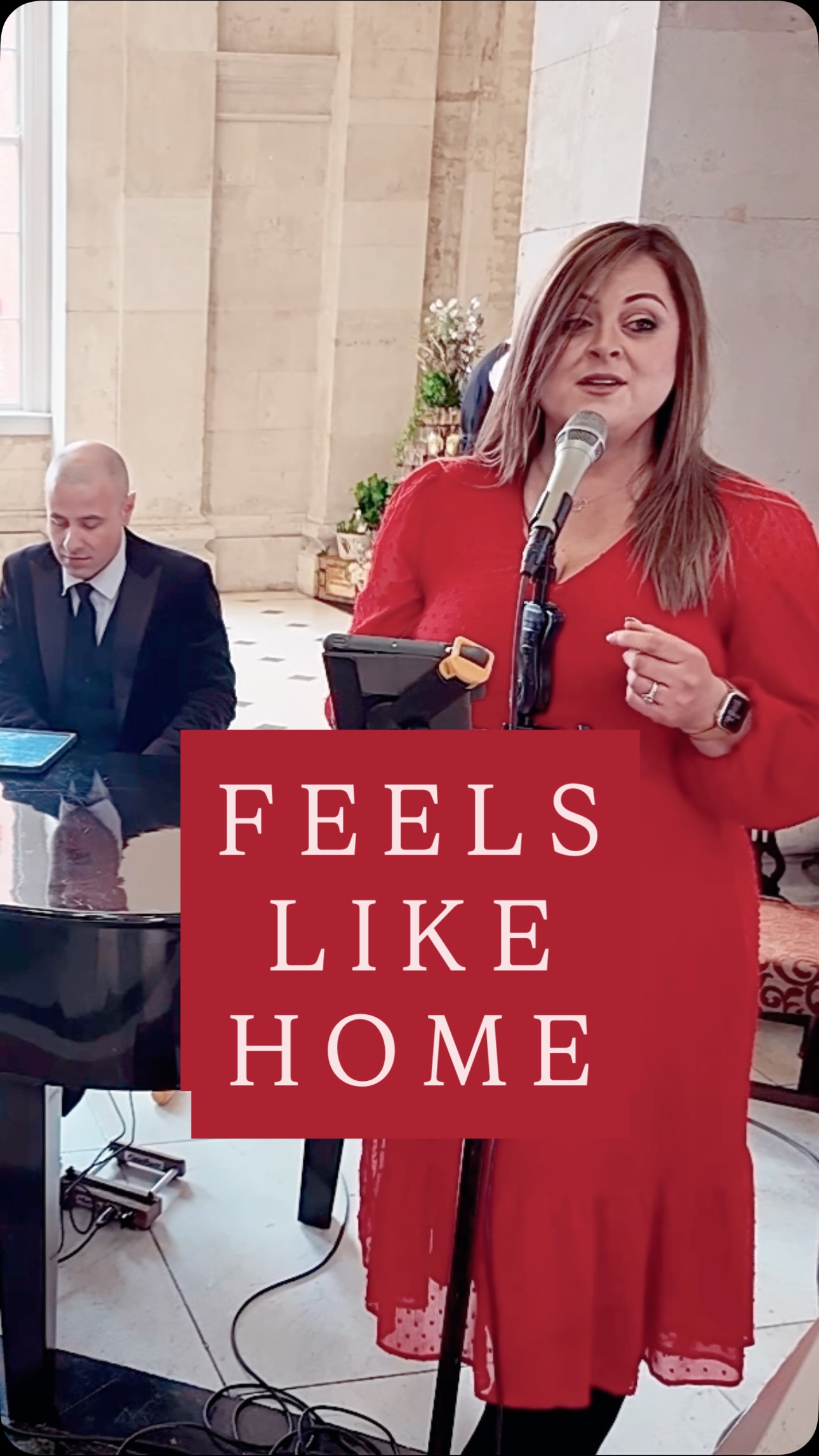 A short clip of “Feels Like Home” from Denise & Mark’s fab wedding in @cityhalldublin yesterday. Full version to follow :)
#irishwedding #irishweddingsinger #weddingsingerireland #weddingsinger #weddingmusic