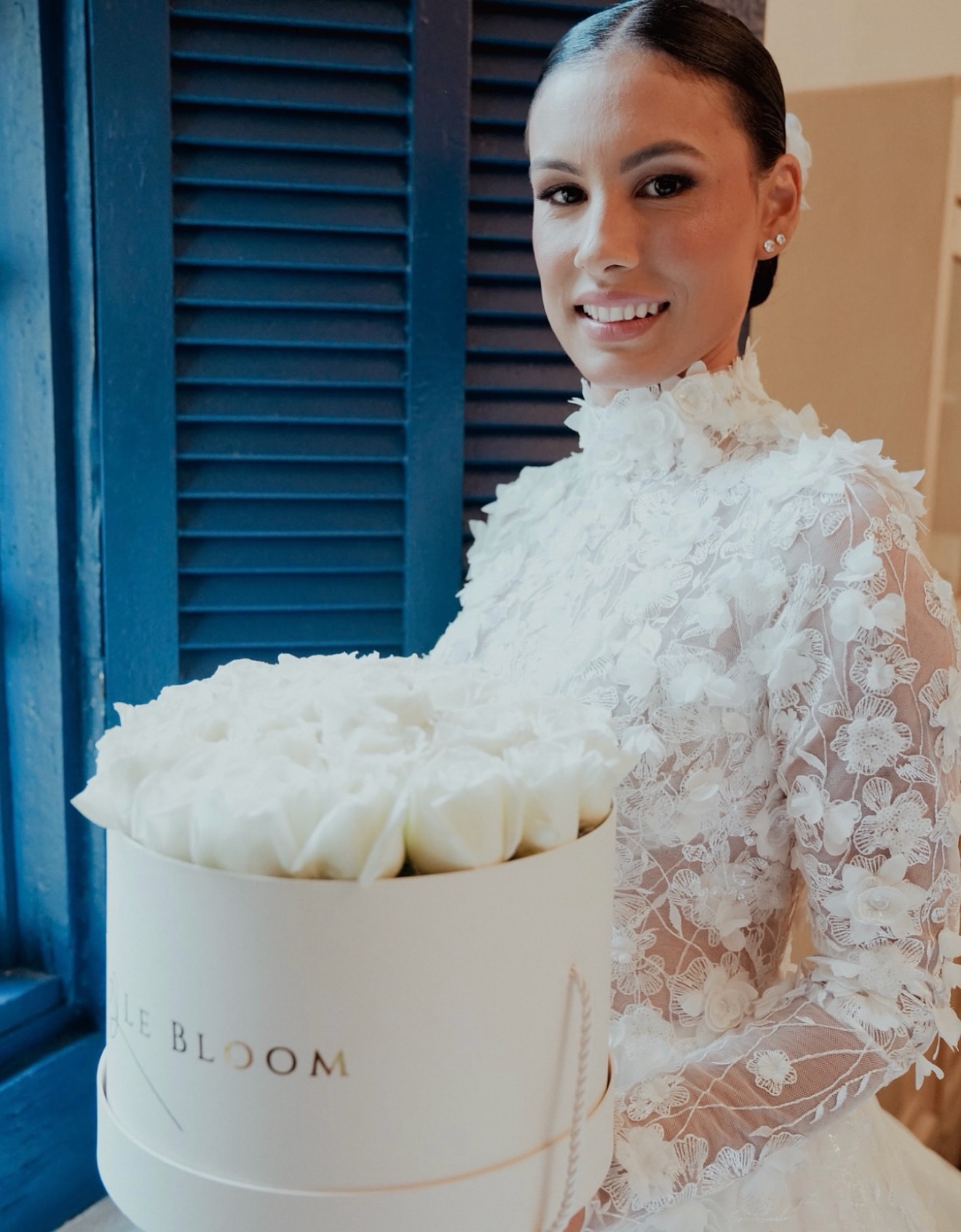 Se alguém te desse essa caixa de flores… você choraria ou sorriria primeiro? 🤍🌸
Porque tem presentes que não são só flores…
são memórias, carinho e surpresa em forma de beleza.
O Box Passione Le Bloom é aquele presente que faz o coração parar por alguns segundos.
✨ Marque alguém que merece receber um desses.
📍 Encomendas para Tatuí e região
💌 Mensagem personalizada disponível.
#lebloom #flowerbox #presentescriativos #flores #presenteperfeito tatui surpreenda giftbox presenteespecial