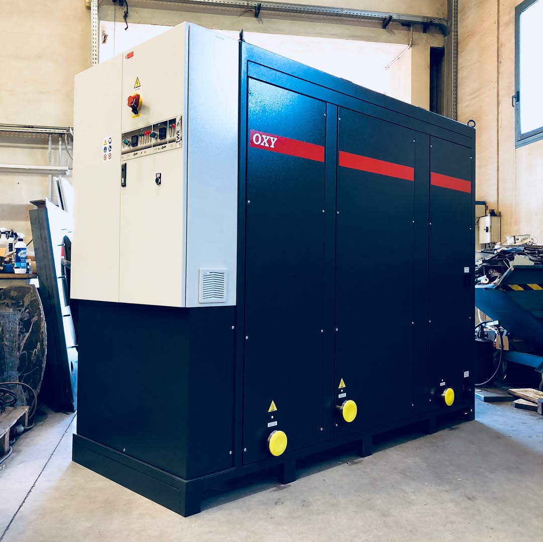 Riscaldatore ad acqua con accumulo modello OXY 15.30 #hotwater #waterheater #acquacalda #riscaldatoreadacqua