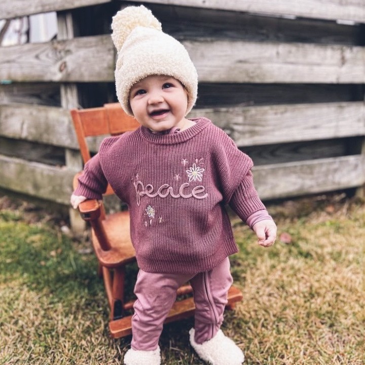 #repost of @sierrashaebutler 's adorable little girl in our pom beanie 💗💗