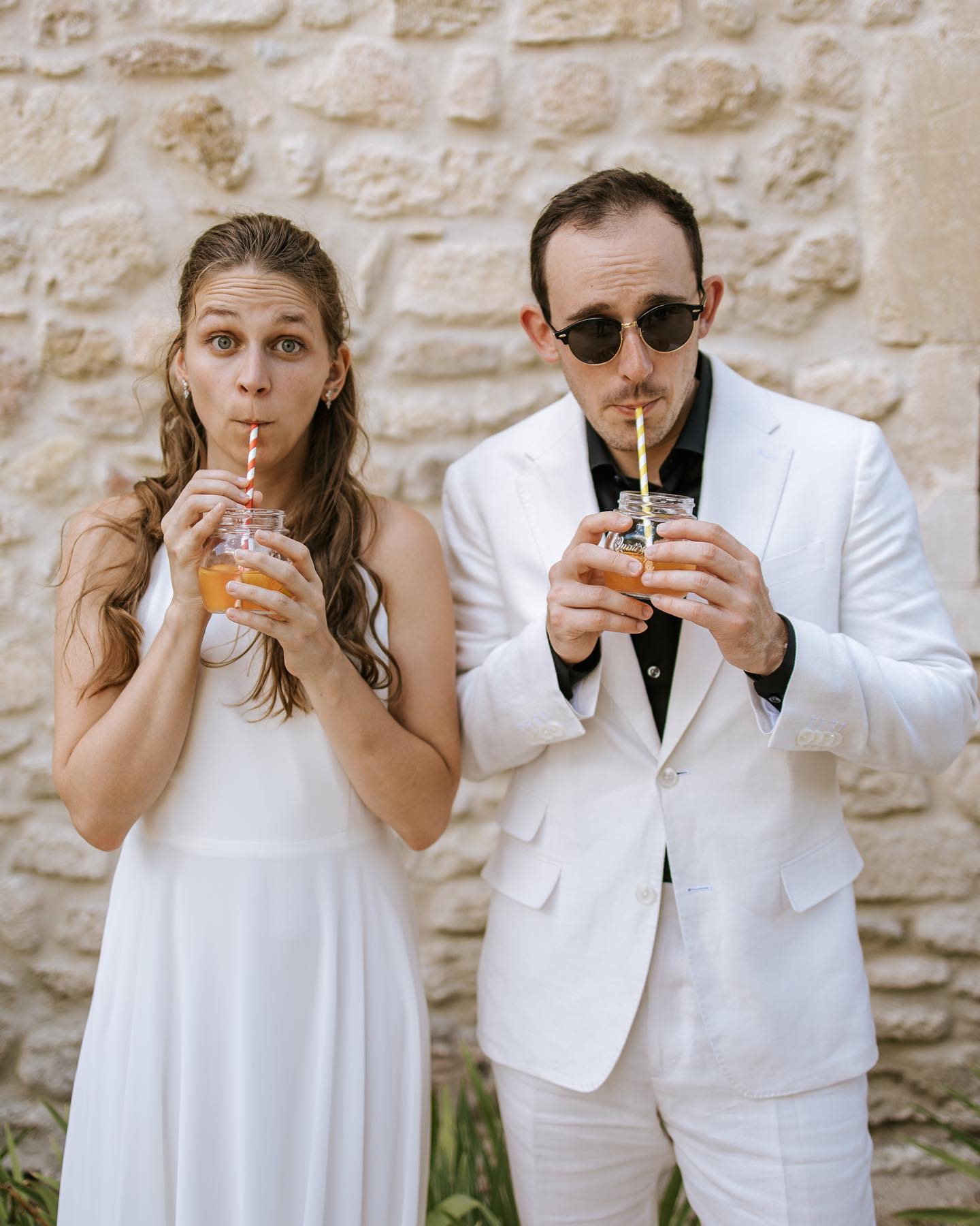 Who said you can’t have it all? Both spending time with your guests before the ceremony, AND having a dream-like entrance to your ceremony?
Julia and Jake got ready together before heading down to meet their guests before the ceremony around pre-drinks. Then, everyone grabbed a glass before heading to the ceremony, and the bride and groom made their entrance, the sun rays piercing through the tree canopy, giving them gorgeous backlighting. During the ceremony, everyone raised a glass to Julia and Jake as a bespoke ceremony ritual.
These two definitely knew how to make their wedding their own. Stay tuned for more.
@lesdomainesdepatras @folkyouverymuch @cgastronomie @33tours.dj
#provencewedding #weddinginprovence #frenchwedding #frenchweddingplanner #weddinplanning #destinationweddingplanner