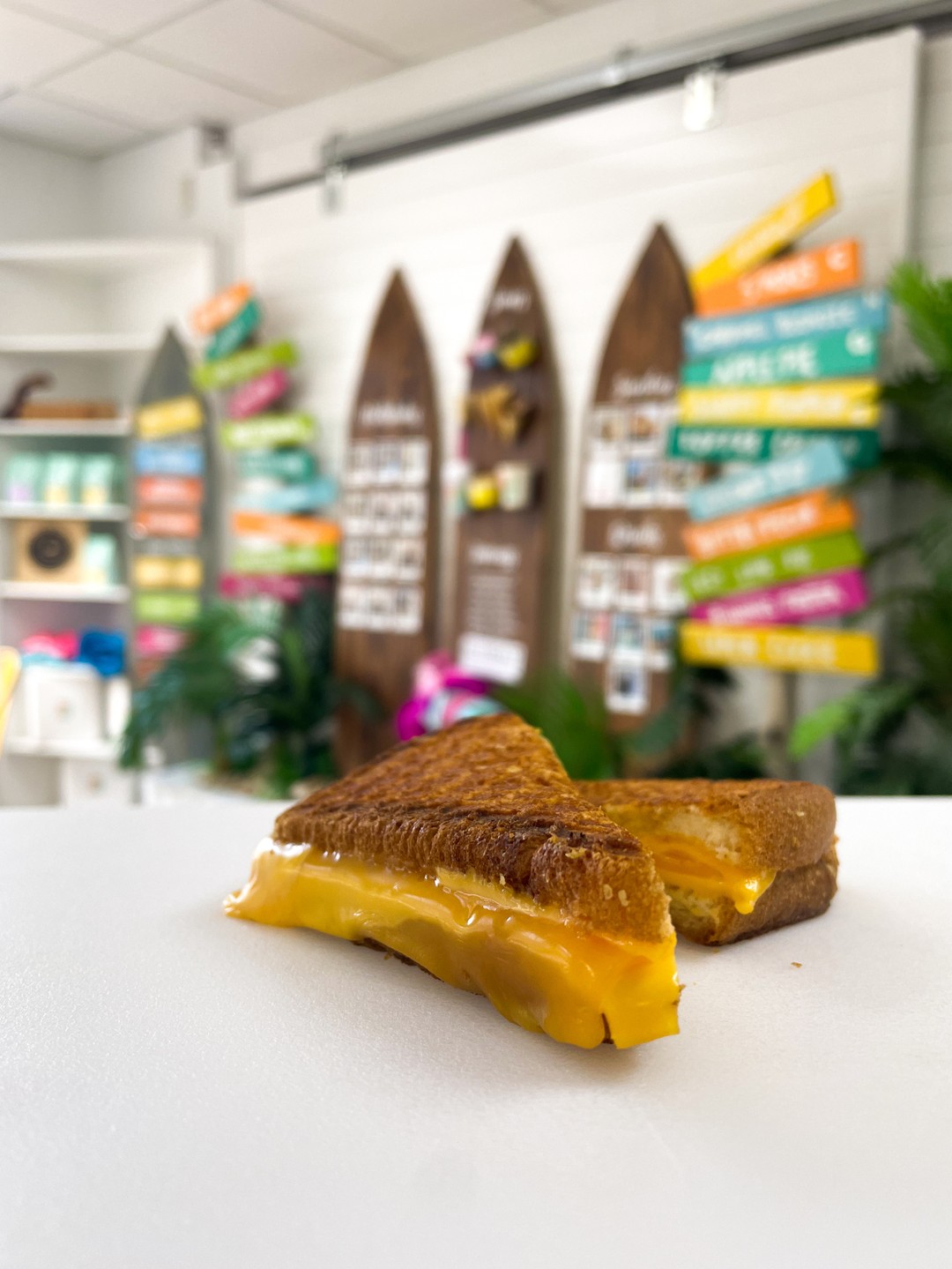 When your craving warm gooey grilled cheese and only have a waffle cone maker…..who knew it would make the crispiest gooiest grilled cheese!!! 🧀🥪 Come get it while it's only $5!
#winterwarmer #cozyfood #grilledcheese #kentisland #savory #comfortfood #happyaccident #ilovetastytoucan