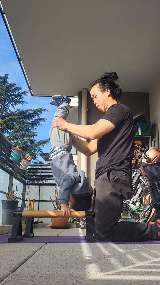 Hiro le fiston 2 ans 🧒🏻🤸♂️
.