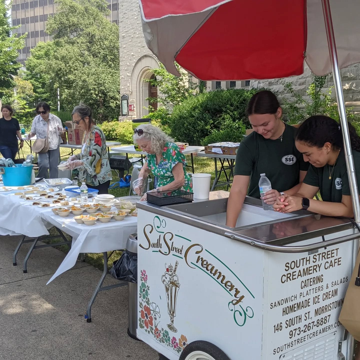 A very big (and slightly belated) thank you to the Morris County Diversity Coalition and @mayopac for helping us celebrate National Ice Cream Day with not one but TWO ice cream cart parties last Sunday ❤️🍨 Our staff had a great time scooping flavors in honor of Morristown's Diversity Day and MPAC's picnic for volunteers and staff, and we're personally thankful the weather stayed justtt hot enough to avoid being too much 🌞