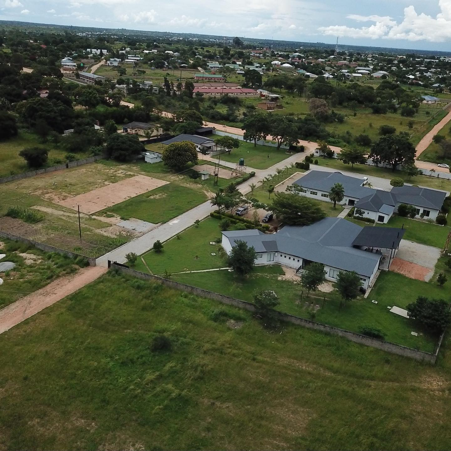 Excited to talk about our newest partner, @poeticeintl, as court building begins on their campus in Choma, Zambia!
Their 13.5 acres of enclosed land houses multiple facilities that are utilized for worship, training, gatherings and expressions. The adjacent 20 acres of unfenced land are the site of their future residential area.
As a ministry, Poetice has 5 major pursuits:
1. Community: poetice house churches, Sunday school, discipleship initiatives, counseling
2. Trainings: monastic, community, conferences, trips, retreats
3. Prayer & worship: weekly prayer sets, worship nights, family gatherings, events
4. Missions: evangelism initiatives, community outreach, service projects
5. Expressions: 3rd space business, education, athletics, residential neighborhood
We love their mission and are so excited to partner with @poeticeintl for our next court build!
#PlayBOLDxPoetice