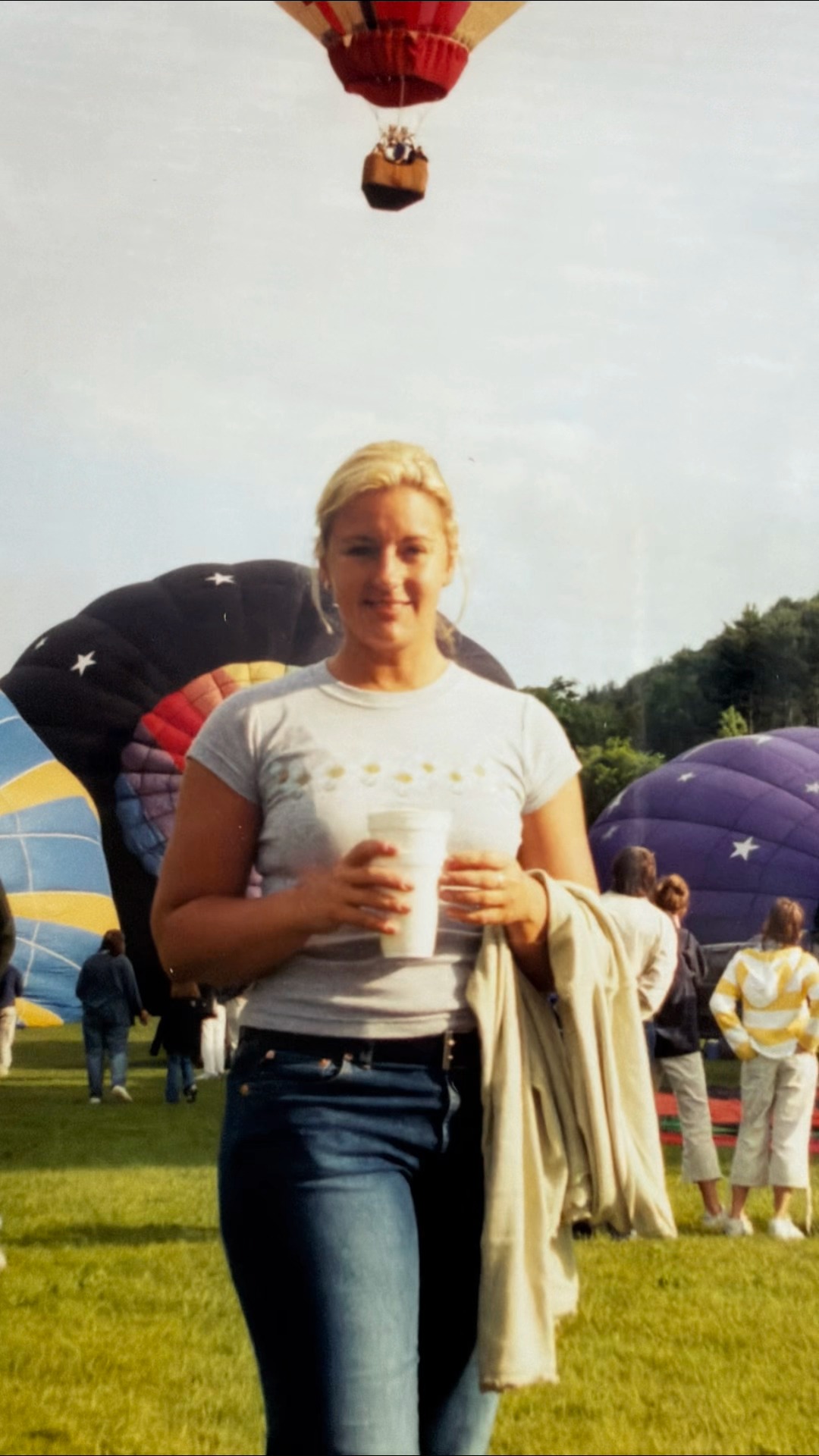 Throwback to the ’90s! 👀 It’s amazing to see how much I’ve grown, what I’ve learned, and how those experiences shaped me. I’m so thankful for the journey - and for all the people and moments that helped make me the person I am today ! ❤️
#throwback #amylabellewinemaker #growth #reflection #tbt