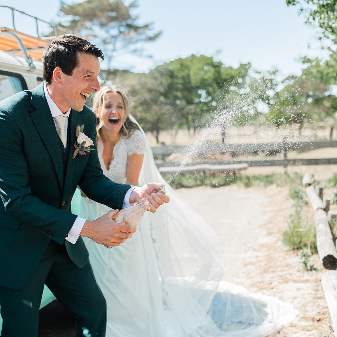 Een weekend vol met zon!
Er staan weer fijne feestjes in de agenda voor de komende dagen! 🥂
.
.
.
.
.
.
#weddingvibes #trouwen #trouwfotograaf #trouwauto #cheerstotheweekend #weddingdestination #trouwfotograaf #bridalphotography #bridal #bridalquotes #weddingdress