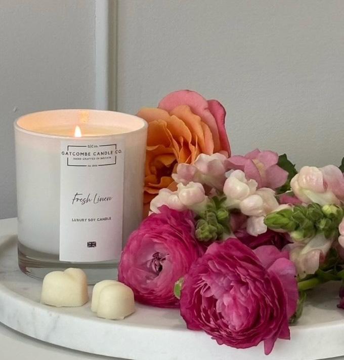 Happy Mother’s Day 🤍
Sending lots of love and best wishes to you all 🤍
Our thoughts are also with anyone who has lost a special person - light a candle & keep thinking of the wonderful memories 🤍
Candles and flowers compliment each other so well & make great gifts don’t they! 🤍
Do you have anything planned today?
Have a lovely day 🤍
#flowers #gifts #family #white #style
Photo credit @fieldview_interior 🤍