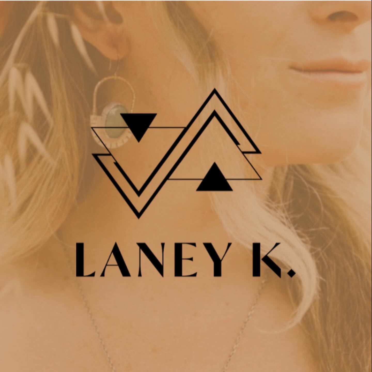 Logo redesign for @lan3y_kay ‘s handmade jewelry business and create a pack of highlights covers and presets that she can use with different pictures and content while maintaining a consistent style. This will help give her business a fresh and professional look, and attract more potential customers.
.
#logodesigner #graphicdesign #brandidentity #smallbusiness