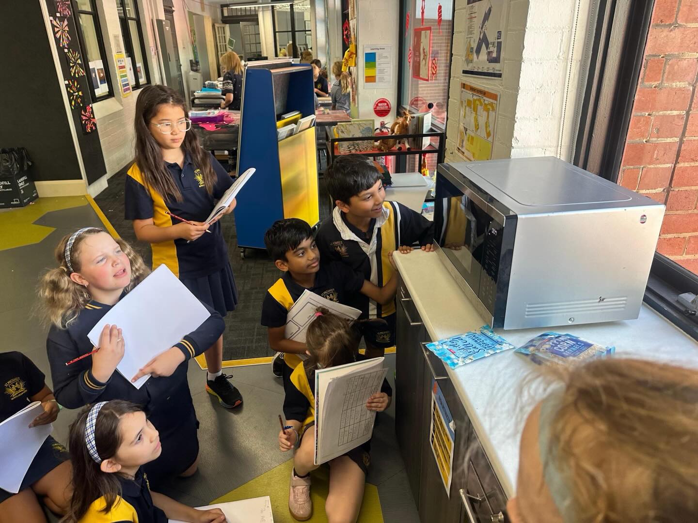 Last week in Inquiry, Year 3/4 students explored states of matter, discovering how heating and cooling cause change. They investigated reversible and irreversible reactions, then applied their knowledge by heating corn kernels to make popcorn, observing expansion, pressure, and transformation. Engagement was high as these scientists experimented and celebrated their learning together.