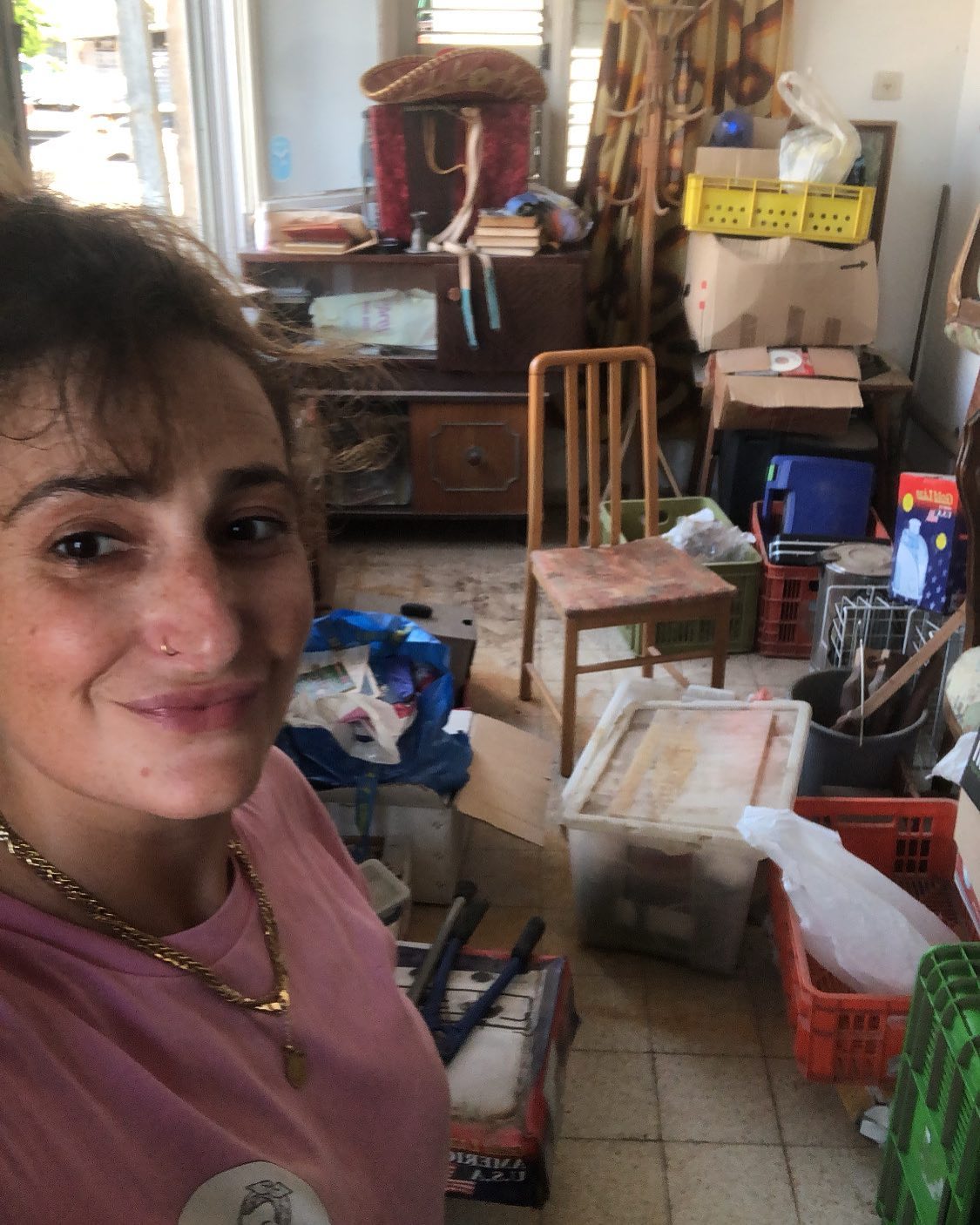 🚨 Hoarders: The Struggle Is Real 🚨
Ever feel overwhelmed by the clutter around you?
It’s easy for things to pile up and turn into more than just “stuff”—it can feel like a weight on your shoulders. But remember, you’re not alone.
The journey to declutter and reclaim your space isn’t simple, but it’s so worth it!
Whether it’s tackling small areas one step at a time or asking for help, every little victory counts. Don’t be afraid to take that first step towards making your home a peaceful haven again.
Share your tips, progress, or struggles below—we’re all in this together! 💪🏼
https://www.balabusta.au/