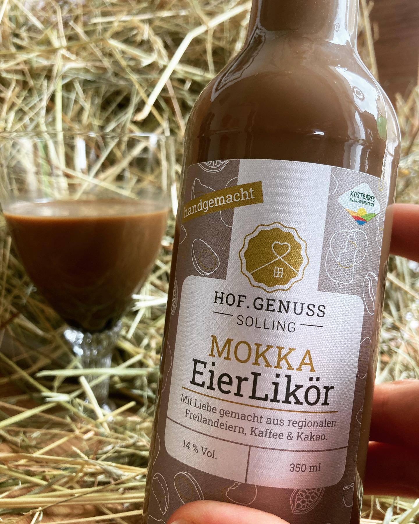 So sieht ein gelungener #startinswochenende aus 🤭 Genießt es! #eierlikör #mokka #absoforterhältlich #abhof #hofgenuss #nudelmanufaktur #handgemacht #freilandeier #regionalelebensmittel #genusspur #dassel