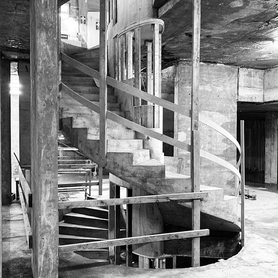 Unveiling of the spiral staircase concrete core for our private residential project near Hyde Park 🔲 #stanesbyarchitecture #spiralstaircase #hydepark #london #londonarchitects