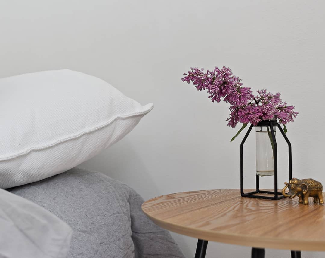 Tilan tehokas käyttö on aina yhtä kiinnostavaa.
Hukkaneliöiden minimointi, laadukkaat materiaalit, korkeat huoneet ja leveät ikkunalaudat.
Tässä Lahden ydinkeskustassa sijaitsevassa yksiössä nämä ja moni muu asia on kohdallaan.
Katso kaikki kuvat osoitteessa:
https://www.huoneistokeskus.fi/kohde/20566037
Tämän kohteen sinulle esittelee:
Maija Jääskeläinen
Huoneistokeskus Oy
p.040-658 6083
maija.jaaskelainen@huoneistokeskus.fi
#simpleroom #asuntovalokuvaus #bathroom #bedroom #huoneistokeskuslahti #kylpyhuone #lahdenkeskusta #lahti #makuuhuone #mariankatu #realestatephotography #sauna #sisustaminen #stailaus #styling #yksiö #yksiönkeittiö #yksiönsisustus