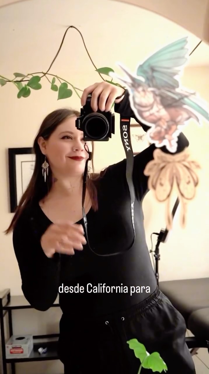 HOLI!
Hoy hicimos una mantarraya con flores
Que bonito que vengan de tan lejos para tatuarse!!
Thanks for the trust 🤍
#finelinetattoo #cdmxtattoo #delicatetattoo #tatuajesfinos #tatuadoramexicana
Hecho con @masttattoo.official y @dynamiccolor
🤍