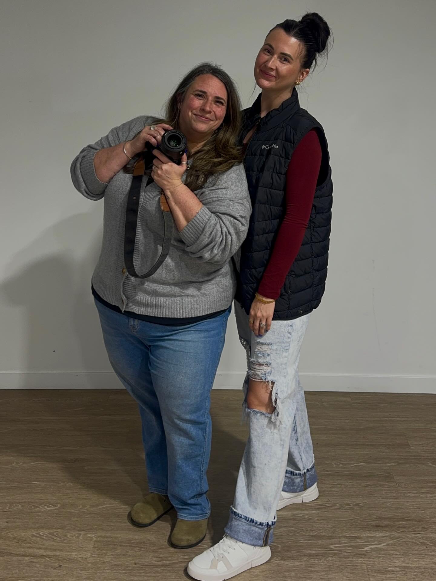 The best creative duo. 🤝💓 Stay tuned for our latest project. Yes, everyone was sobbing, so you probably will too.
@cindycurtisphoto & @kylee.edit
Inflori LUX | Muskegon MI