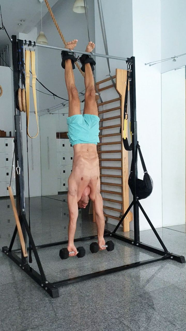 Full Body Decompression using Dumbells Hanging On
FitCuffs: www.fitprogress.com/shop/fitcuffs
FitCuffs are designed for fast, full-body decompression with a quick-adjust lace system for a secure, custom fit in seconds.
FitProgress Studio Coaching @HandstandTrack Balance Support System.