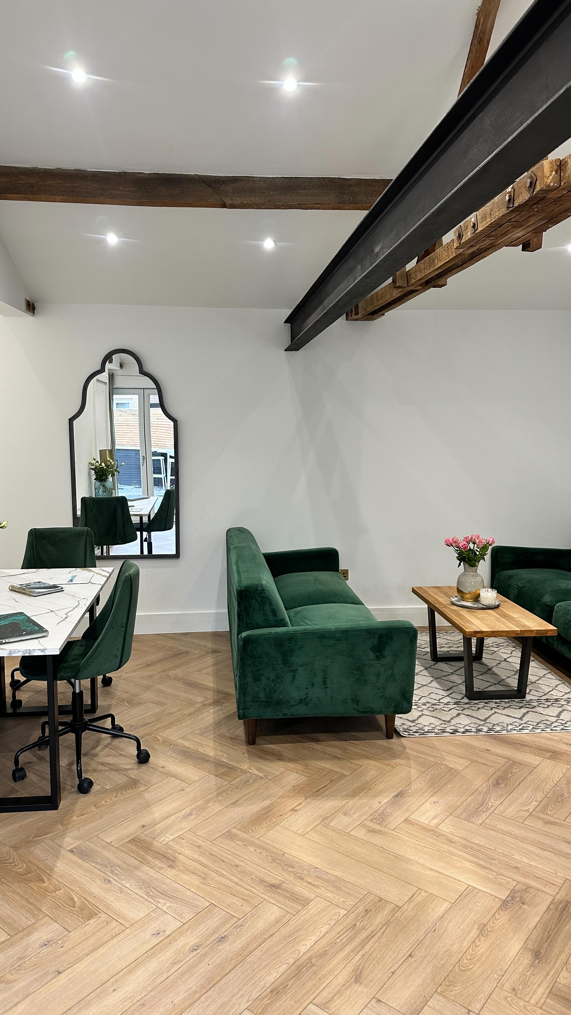 Prepped and ready for a busy week of handovers and client meets🤍👩🏻💻✨