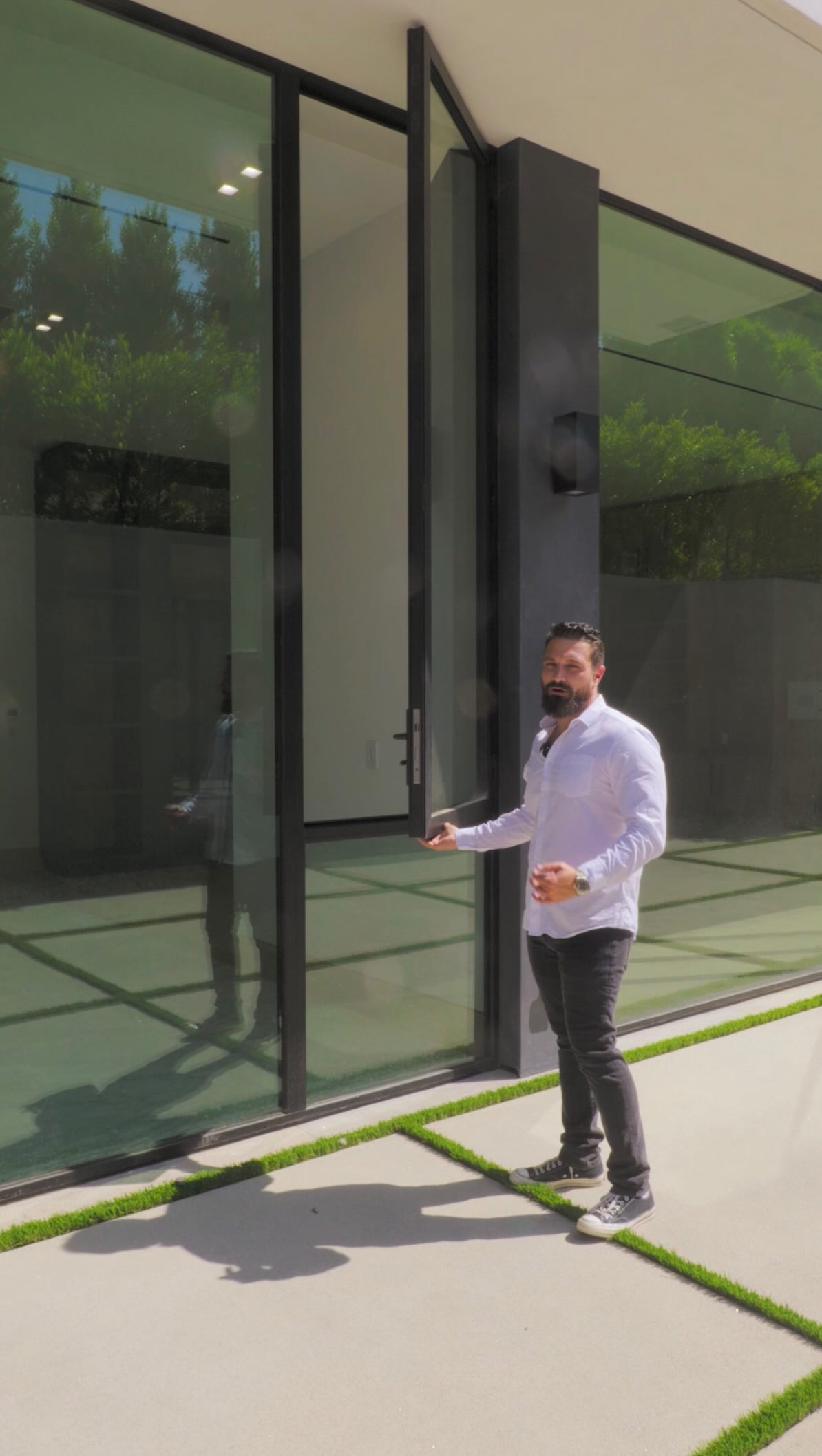 Where scale meets intention.
Our oversized casement for the Windoor system is designed to mirror the exact language of our 1500H swing door, creating a seamless rhythm across every elevation. Same presence, same proportion, no compromise.
And this is just the beginning. Our upcoming FORM casement pushes the boundary even further, delivering operable sash sizes up to 42” x 98”, redefining what a casement can be.
Consistency isn’t a detail, it’s the standard.
#LuxuryWindows #ArchitecturalDesign #ModernArchitecture #Fenestration #DesignConsistency