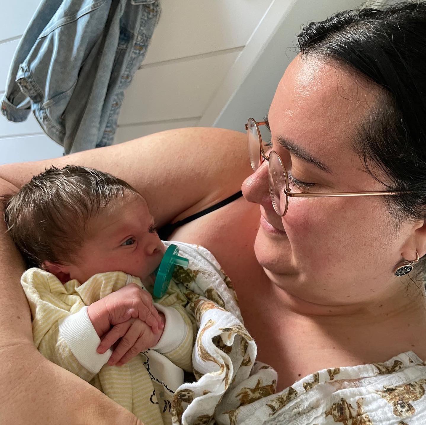 Just living out my new-aunt-cottagecore-librarian dreams this summer 💐🌞🍄🌿 #librarian #summervibes #cottagecore