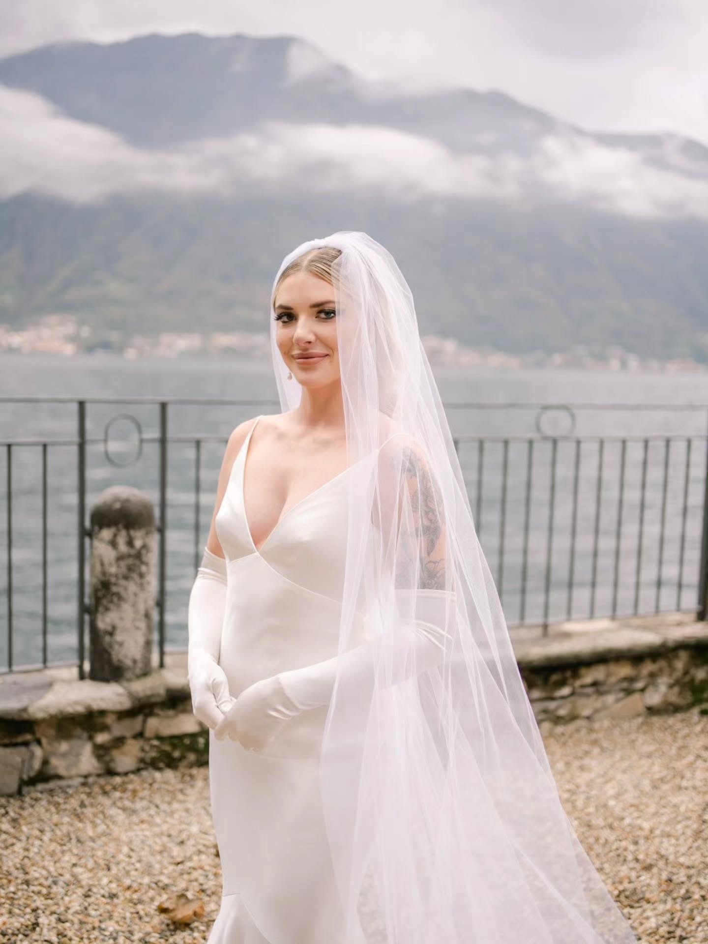 THE BEAUTY OF @logansimunek
WITHOUT TRIAL ✨️💫✨️
-----------------------
Wp: @eleonoragobbo
@peachperfectwed
Foto @vivianaeandrea_wedding
Mua&hair: @weddingbyjoy
-----------------------------------------
#makeupartistlakecomo #hairstylistlakecomo #bridelakecomo #lakecomowedding #lakecomo