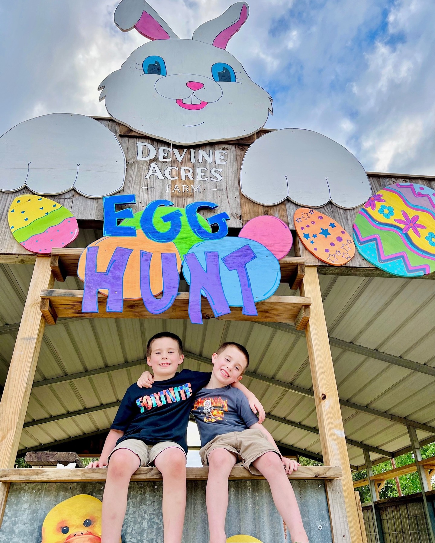 🐰🌼🎶 Easter-time fun is sooo close, y'all. We open in just a little over one week!
⏰ Set your alarms for this upcoming Monday at 8am and take advantage of our Flash Sale! Tickets will be 35% off for a limited time.
💌 Sign up for email reminders: devineacresfarm.com/newsletter