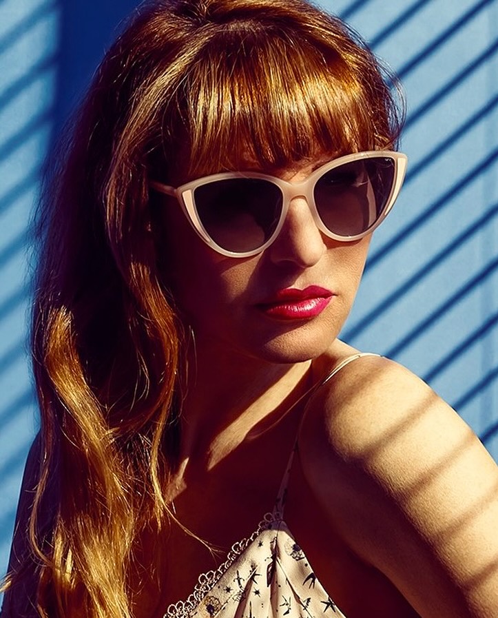 OH WOW.
Pastel pink, styled with intent.
A cat-eye that lifts, sharpens, and holds attention.
Quietly considered.
Designed to be worn, not just noticed.
#CaronEyewear #IndependentOpticians #Opticians #LuxuryEyewear #CatEyeFrames