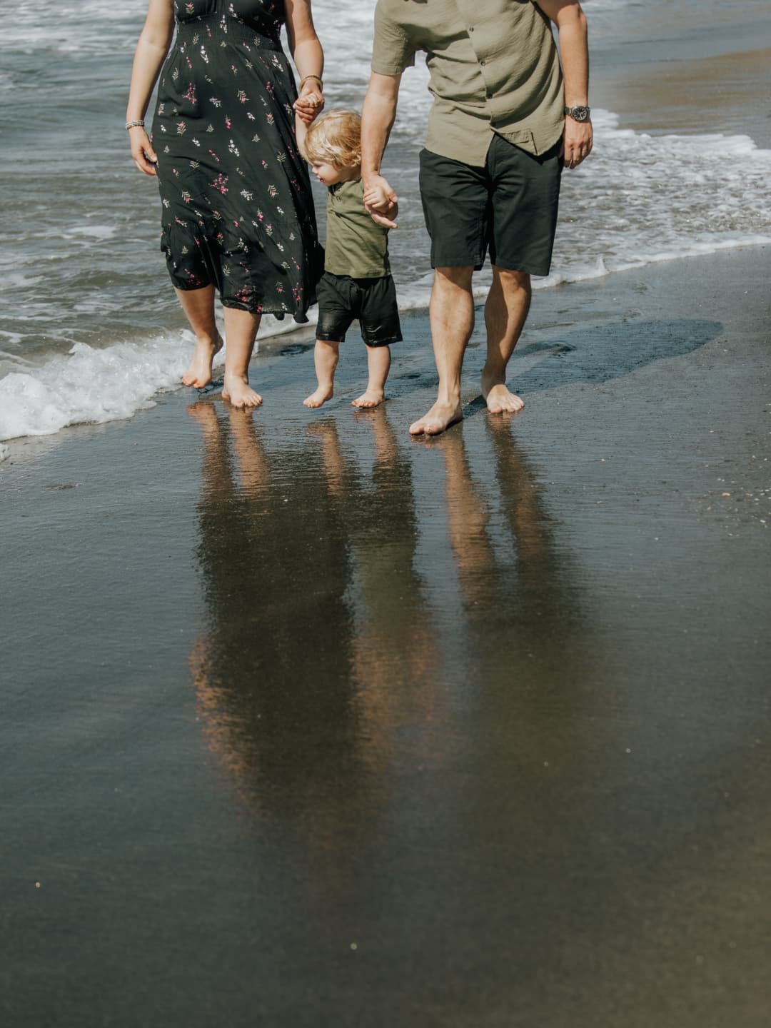 Como fotógrafa, pocas cosas me hacen más feliz que clientes que me llaman cada vez que vuelven a Almuñécar para hacerse una sesión de foto conmigo.
Este verano ya me he encontrado con gente viniendo de Bélgica, Alemania, Estados Unidos, Noruega, Francia y Dinamarca 🌎💫
.
.
.
.
.
.
.
.
.
.
.
.
#annelaurephotography
#fotografialifestyledefamilia
#ilovemyjob
#fotografiadefamília
#fotografialifestyle
#sesiondefamilia
#fotografiainfantil
#fotografialifestyle
#lifestylefamilyphotography
#almuñecar
#nerja
#costatropical
#documentaryfamilyphotography
#malagaspain
#documentaryfamilyphotographer
#feelingmotherhood
#heartfulmagazine
