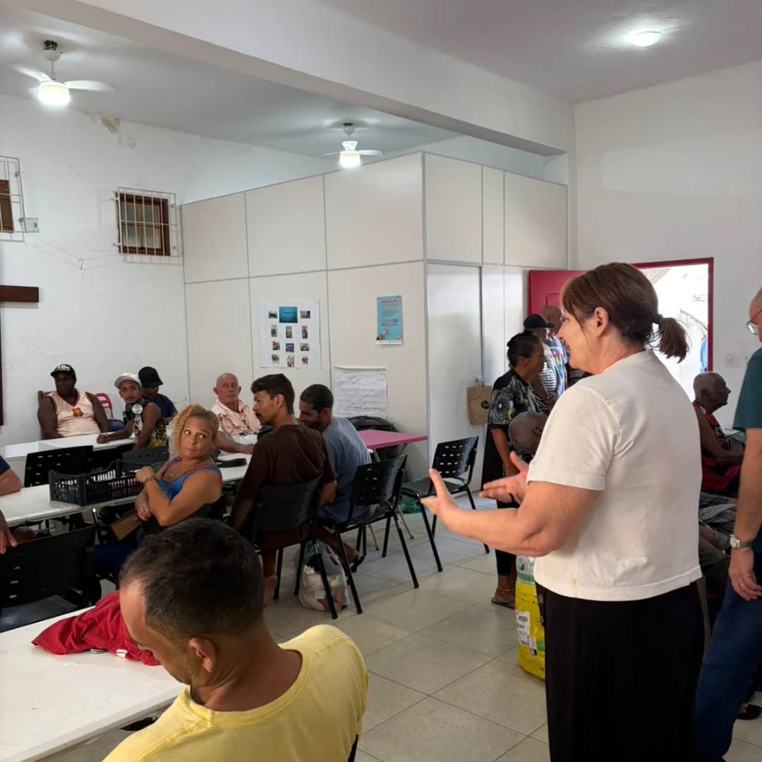 Hoje vivemos mais uma ação social! 💙🙏
Alimentar quem tem fome não é apenas um gesto de bondade, é missão da igreja, foi mandato de Jesus.
"Porque tive fome, e me destes de comer; tive sede, e me destes de beber..." (Mateus 25:35)