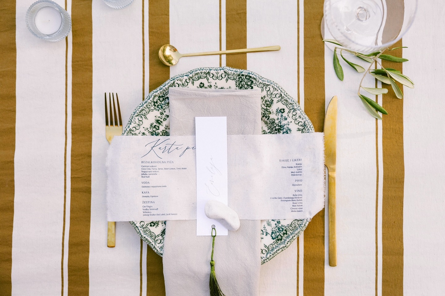 Endless sunshine ☀️
.
.
.
.
.
.
.
.
.
.
.
#medimleko #weddingdecor #dekoracijavencanja #weddingstationery #placecards #dekoracija #pozivnice