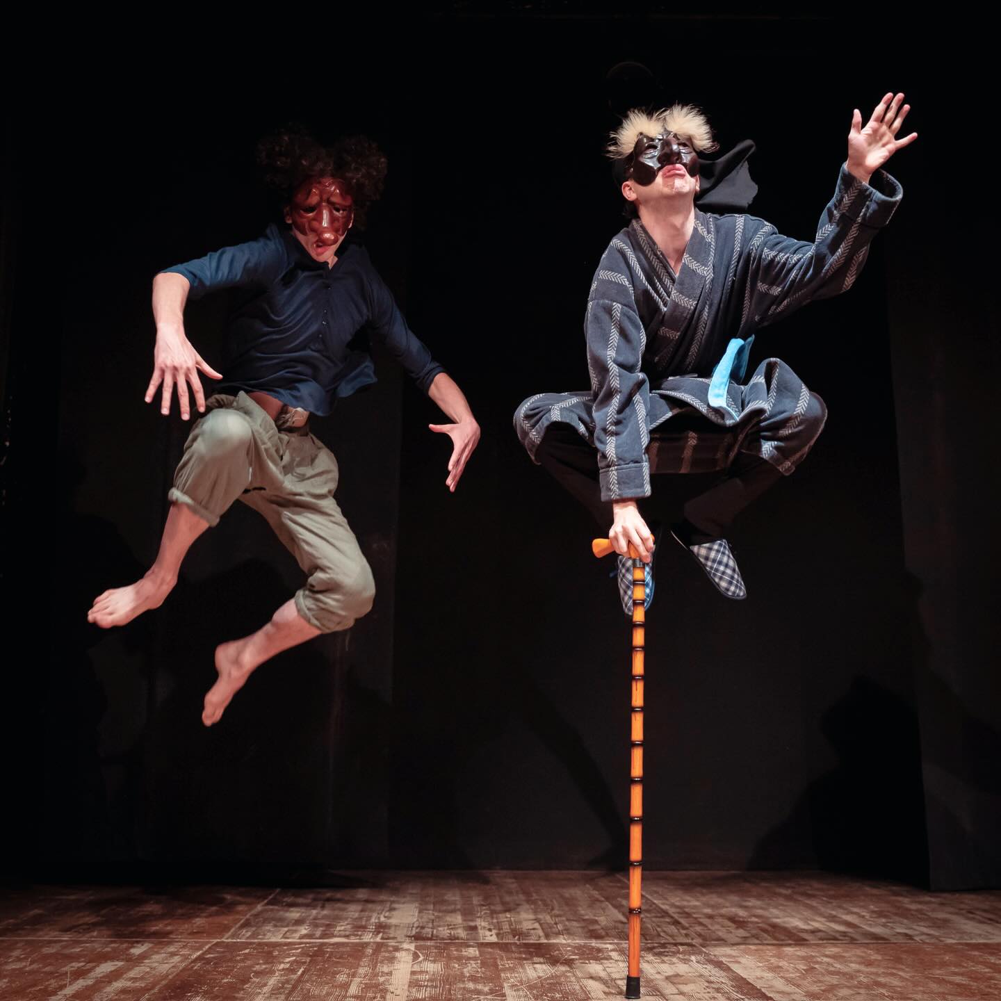 We are jumping with excitement to celebrate 22 years of the @accademiadellarte with alumni, donors, and friends at @bk_arthaus this Thursday! Alumni open mic, special guests, food, drinks, silent auction with great gifts and surprises, this event is not to be missed. Get your tickets on the events page on our website 👉
#artinmotion #accademiadellarte #adaalumni #nycevents #supportthearts